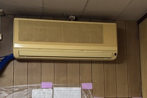 取外したエアコン (2)