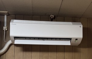 取付したエアコン (2)
